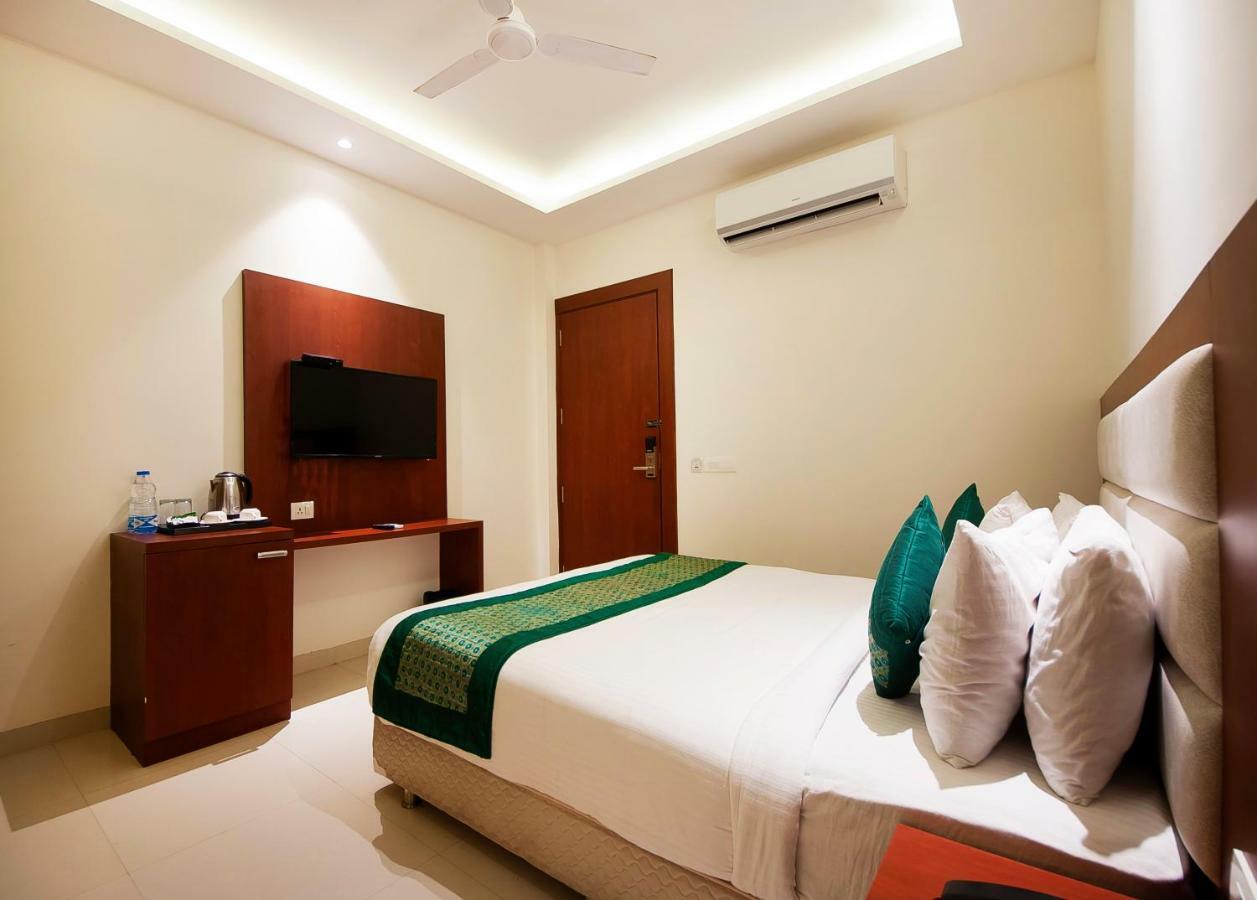 Hotel Z Suites- Delhi Igi Airport New Delhi Bagian luar foto