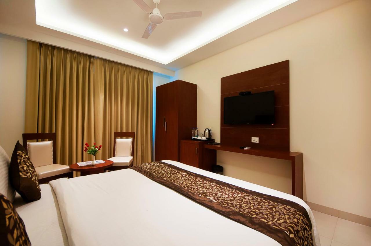 Hotel Z Suites- Delhi Igi Airport New Delhi Bagian luar foto