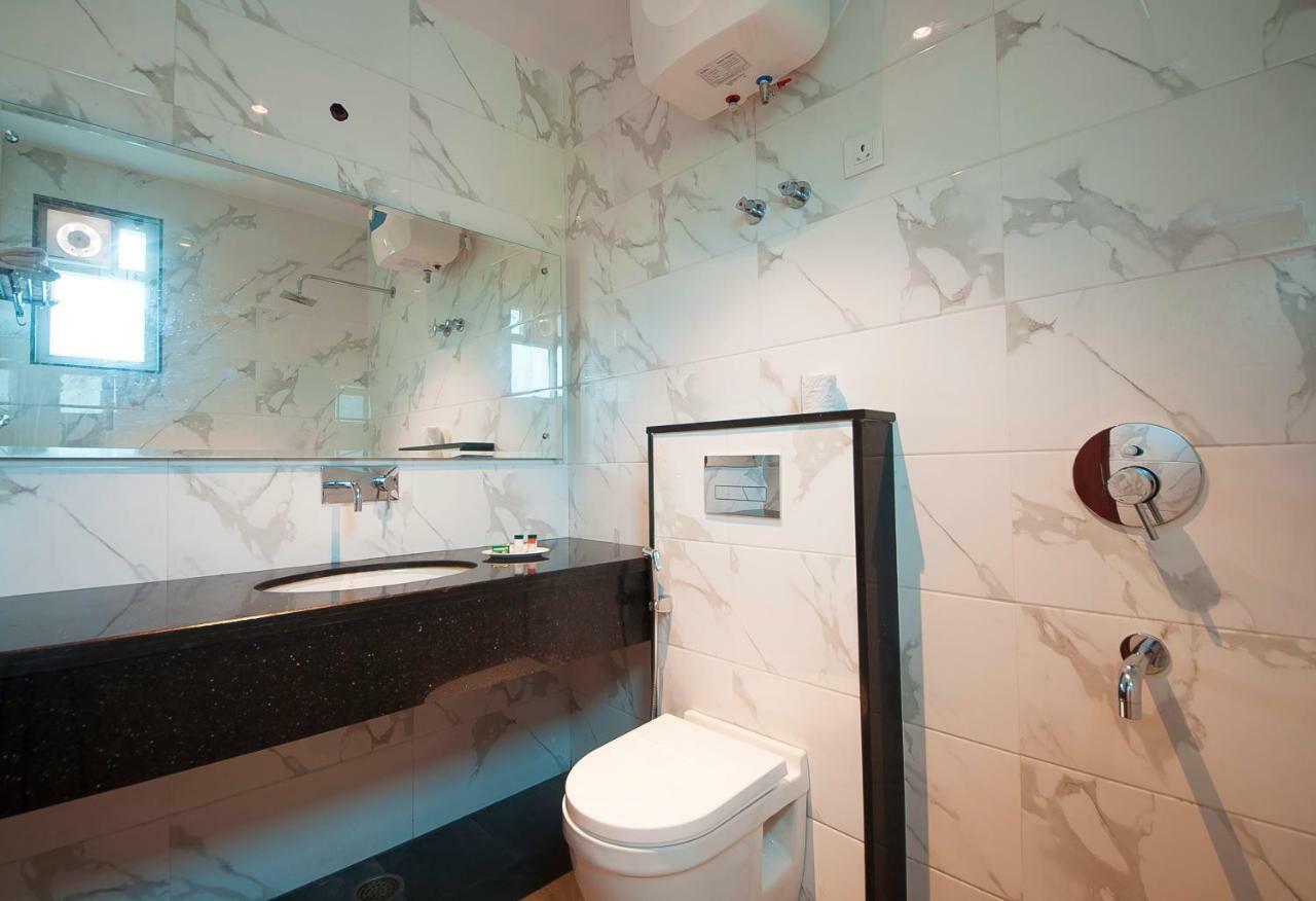 Hotel Z Suites- Delhi Igi Airport New Delhi Bagian luar foto