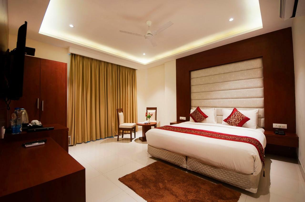 Hotel Z Suites- Delhi Igi Airport New Delhi Bagian luar foto